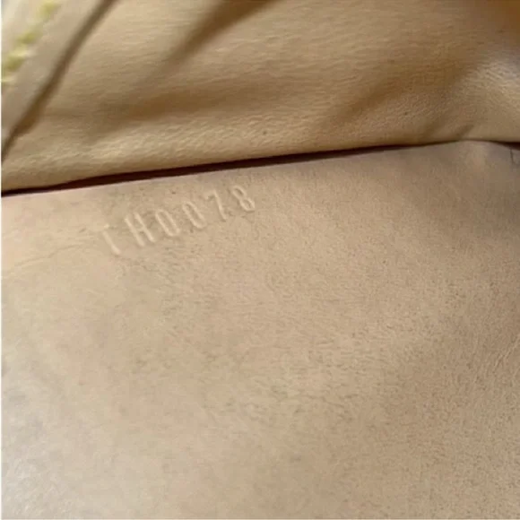 Louis Vuitton Murakami Sarah Wallet - Picture 13 of 16